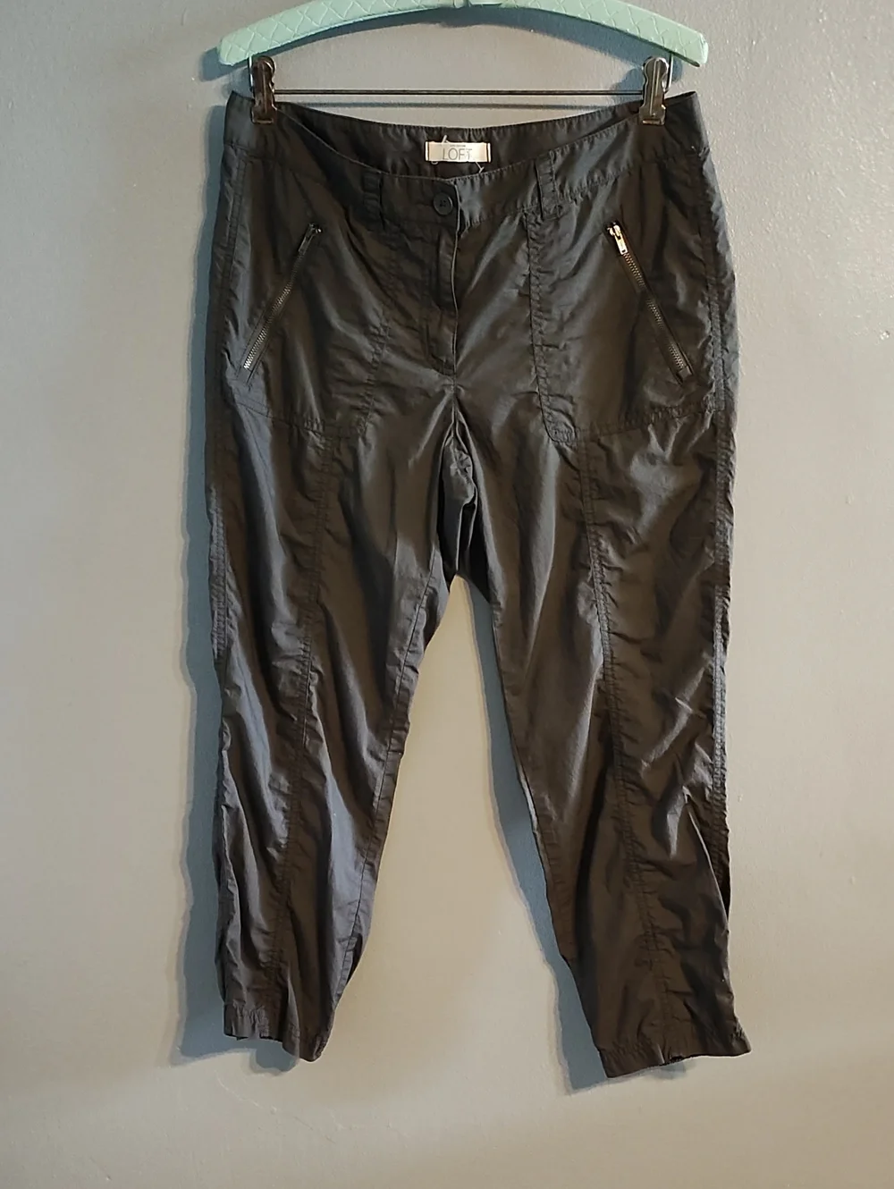 LOFT Women's Dark Charcoal Gray Capris with Zip Pockets